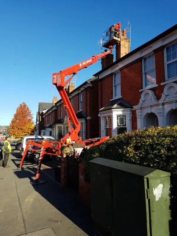 maint-img1-600x800 (3)